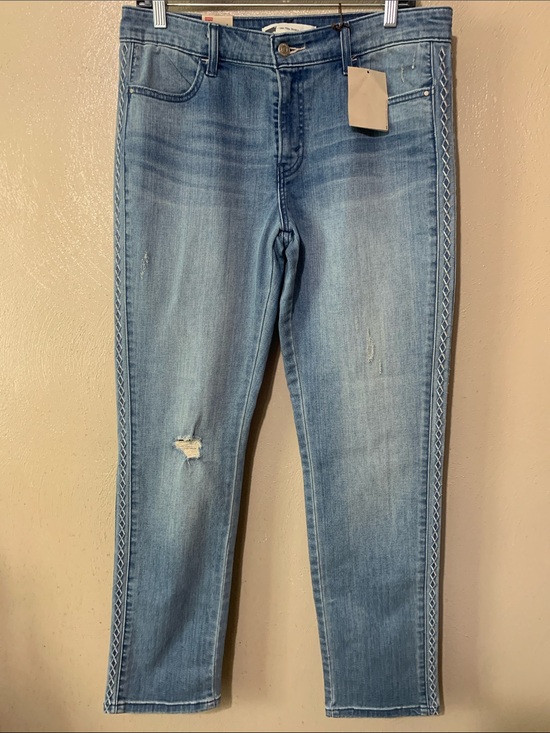 Levi's Denim - Levi's size 12/31 Light Blue Cropped Jeans with Side Stitch Detail NWT